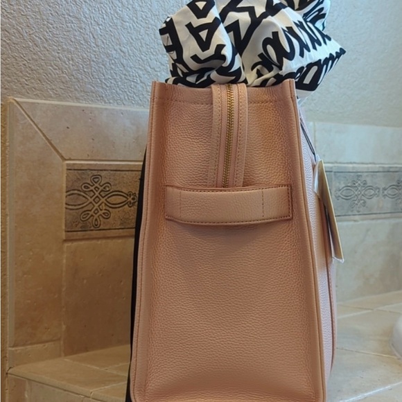 🤍New Large “The Tote Bag” by Marc Jacobs Rose Tote (Sold Out) - Picture 11 of 16